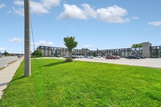16th Street Apartments in Owen Sound, ON - Building Photo - Building Photo