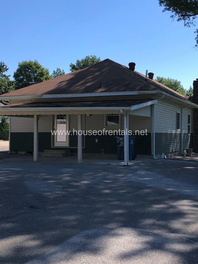 809 S Division St in Carterville, IL - Building Photo - Building Photo