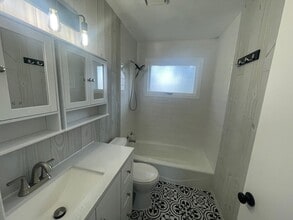 2031 Shale Ln in Eagan, MN - Building Photo - Building Photo