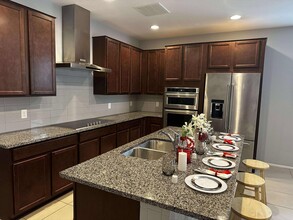 10045 E Clark Springs Trail in Tucson, AZ - Building Photo - Building Photo