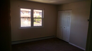 2405 Walnut Ridge Dr in Pottstown, PA - Building Photo - Building Photo