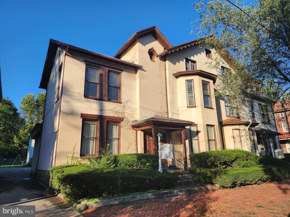 303 Washington St in Cumberland, MD - Building Photo
