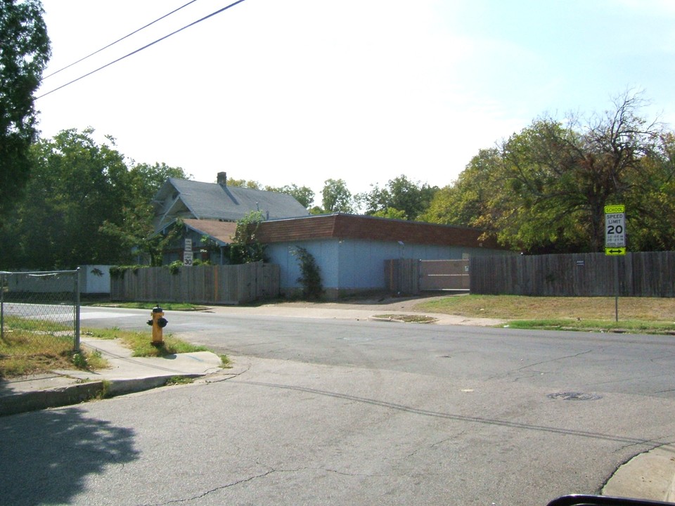 900-906 N 15th St in Waco, TX - Building Photo