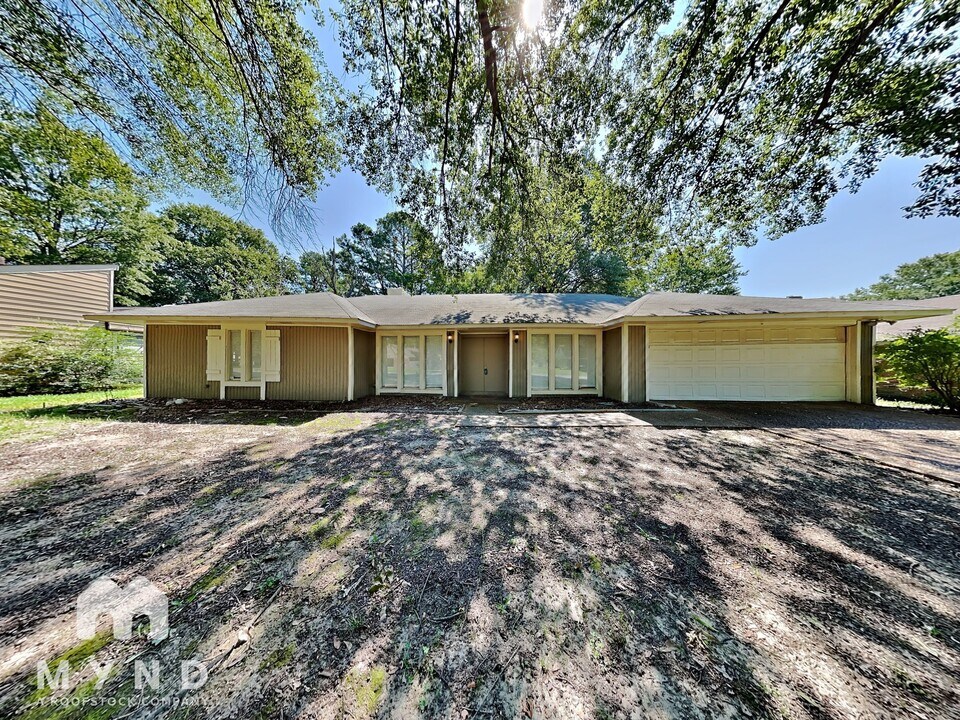 2506 Cardigan Dr in Memphis, TN - Building Photo