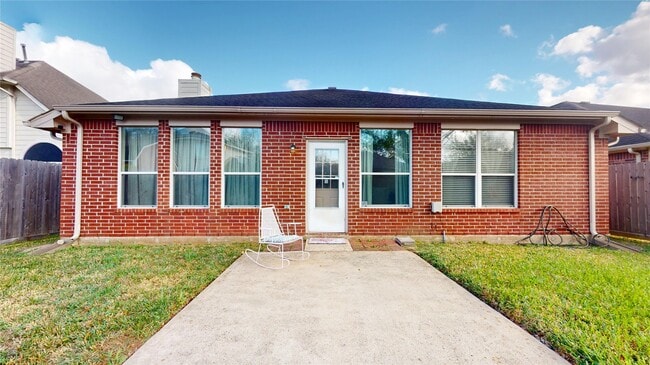 9327 Rustler Ridge Ln in Houston, TX - Foto de edificio - Building Photo