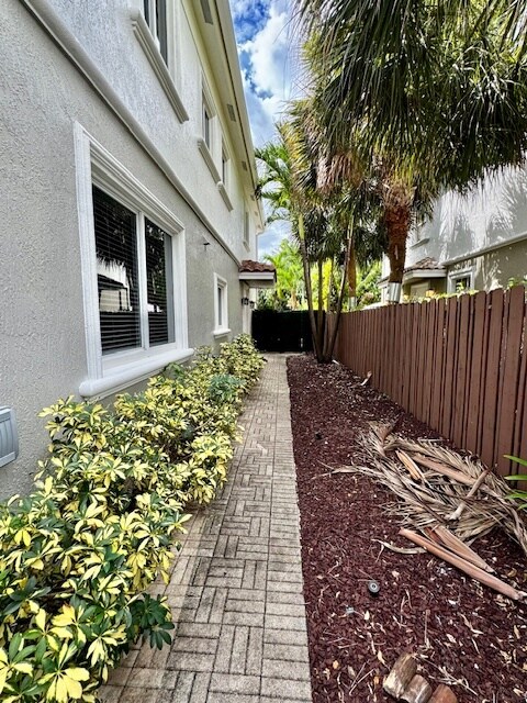 2706 NE 30th Pl in Fort Lauderdale, FL - Building Photo