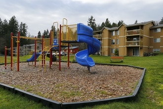 Conifer Woods Apartments in Port Orchard, WA - Foto de edificio - Building Photo