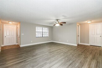 3722 Greenford St in Valrico, FL - Foto de edificio - Building Photo