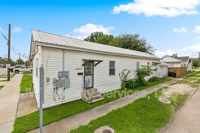 4200-4202 5th St in Marrero, LA - Building Photo - Building Photo