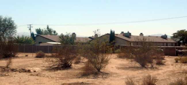 15578 Mojave Dr in Victorville, CA - Foto de edificio - Building Photo