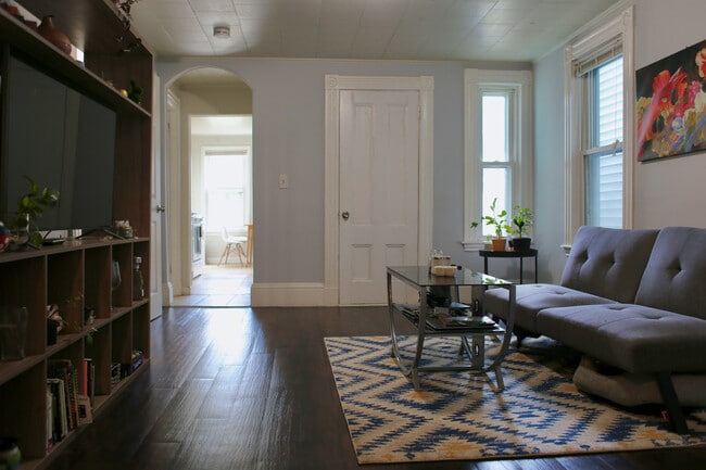 603 Bennington St, Unit Unit 1 in Boston, MA - Building Photo - Building Photo