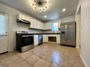 421 Sidney St in Houston, TX - Building Photo - Building Photo