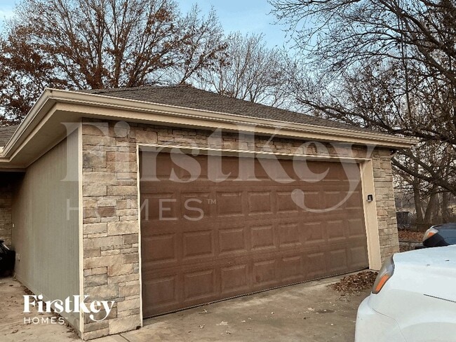 property at 5110 N Bellaire Ave