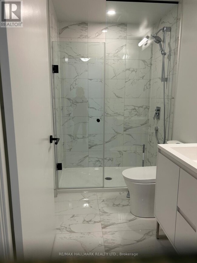 1 Quarrington Lane in North York, ON - Building Photo - Building Photo