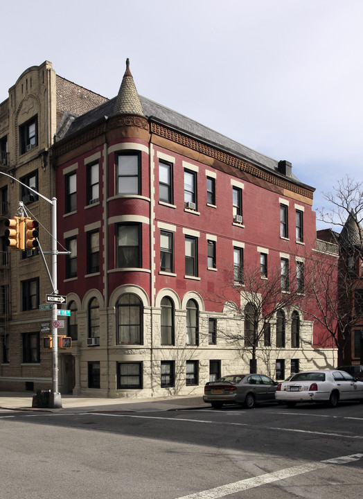 76 Edgecombe Ave in New York, NY - Building Photo