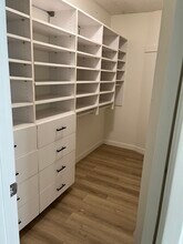 5400 Newcastle Ave, Unit 68 in Los Angeles, CA - Building Photo - Building Photo