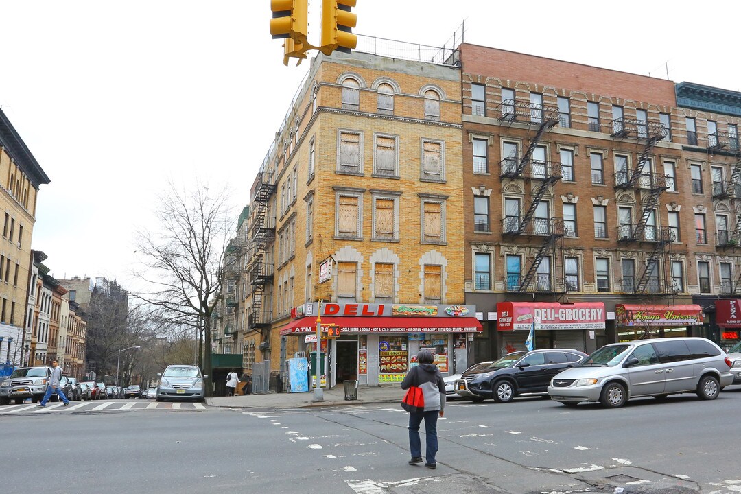 1753 Amsterdam Ave in New York, NY - Building Photo