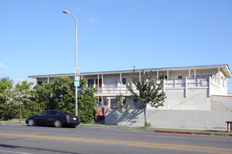 2493 Venice Blvd in Los Angeles, CA - Building Photo - Primary Photo