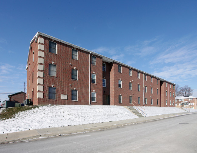 Chesterfield Apartments in Muncie, IN - Foto de edificio - Building Photo