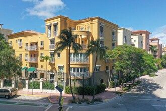 The Courts at South Beach in Miami Beach, FL - Foto de edificio - Building Photo