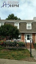 903 Hampshire Ct in Cary, NC - Building Photo