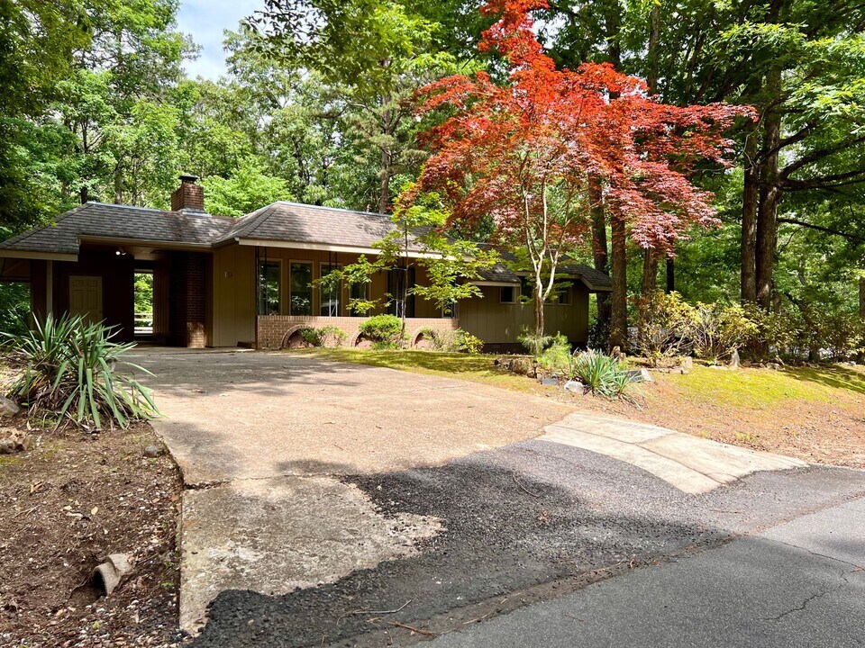 19 Cullerendo Way in Hot Springs, AR - Foto de edificio