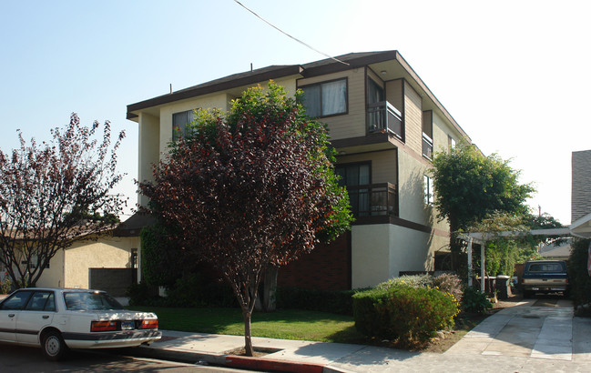 420 Raleigh St in Glendale, CA - Building Photo - Building Photo