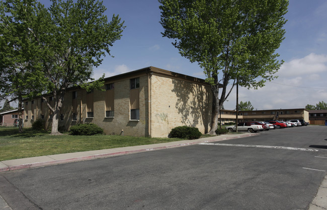 Tiffany Square Apartments in Lakewood, CO - Building Photo - Building Photo