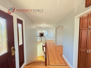 3145 Alanhill Ln in San Mateo, CA - Building Photo - Building Photo