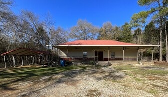 2210 TX-31 in Athens, TX - Building Photo