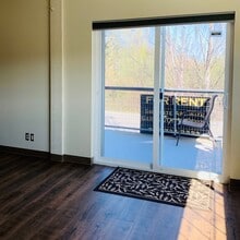 9086 S March Point Rd in Anacortes, WA - Building Photo - Building Photo