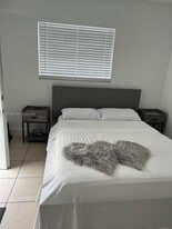 120 NW 10th Ave in Miami, FL - Building Photo