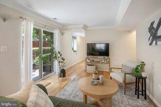 416 S Veitch St in Arlington, VA - Building Photo - Building Photo