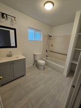9717 Thermal St in Oakland, CA - Foto de edificio - Building Photo