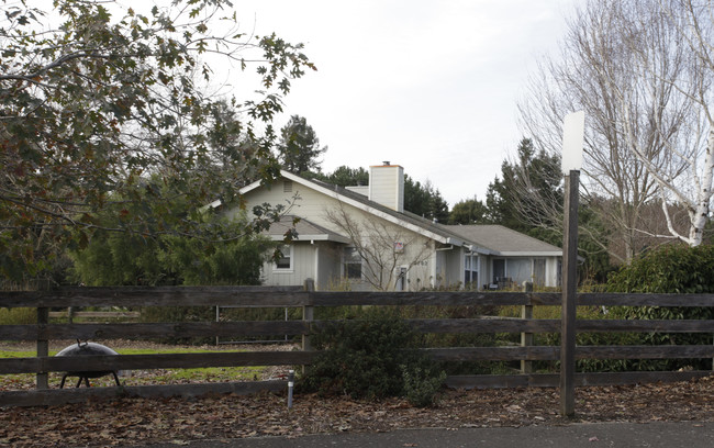 5702 Hatchery Ct in Penngrove, CA - Building Photo - Building Photo