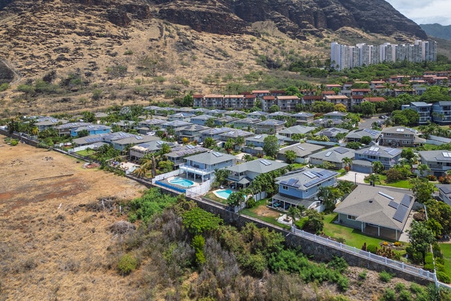 Makaha Oceanview Estates in Waianae, HI - Building Photo - Building Photo
