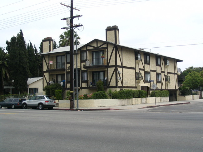 7504 Sepulveda Blvd in Van Nuys, CA - Building Photo - Building Photo