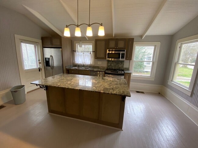 215 Versailles Blvd in Lafayette, LA - Building Photo - Building Photo