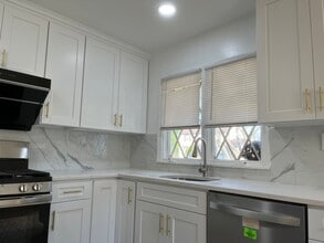 65 Peacock Ln in Willingboro, NJ - Foto de edificio - Building Photo