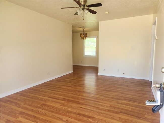 2914 Vance in Texas City, TX - Building Photo - Building Photo