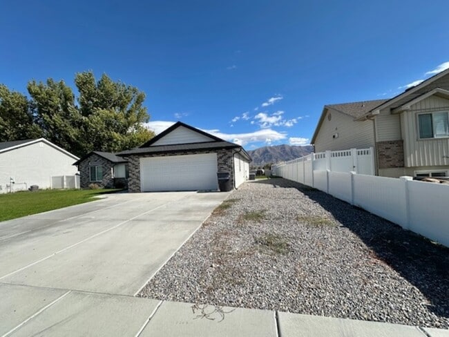 1095 S 150 W in Tremonton, UT - Building Photo - Building Photo