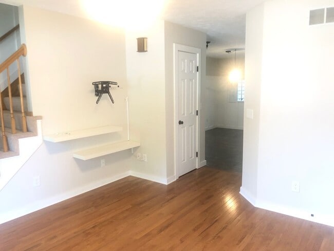 1306 Beacon Hill Ct in Normal, IL - Building Photo - Building Photo