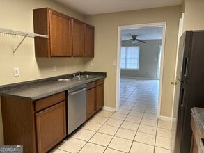 323 Carriage Ln in Albany, GA - Foto de edificio - Building Photo