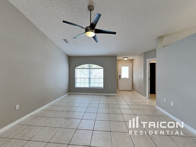 8421 Bay Dr in Spring Hill, FL - Building Photo - Building Photo