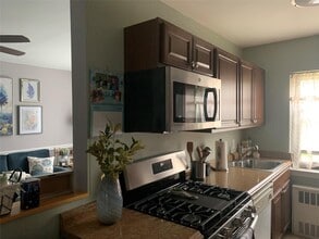 6 Lawrence Dr in White Plains, NY - Building Photo - Building Photo