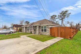 9023 Lanewood Dr in Houston, TX - Building Photo - Building Photo