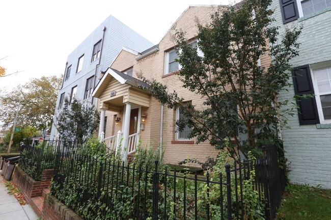 1835 D St NE in Washington, DC - Building Photo - Building Photo