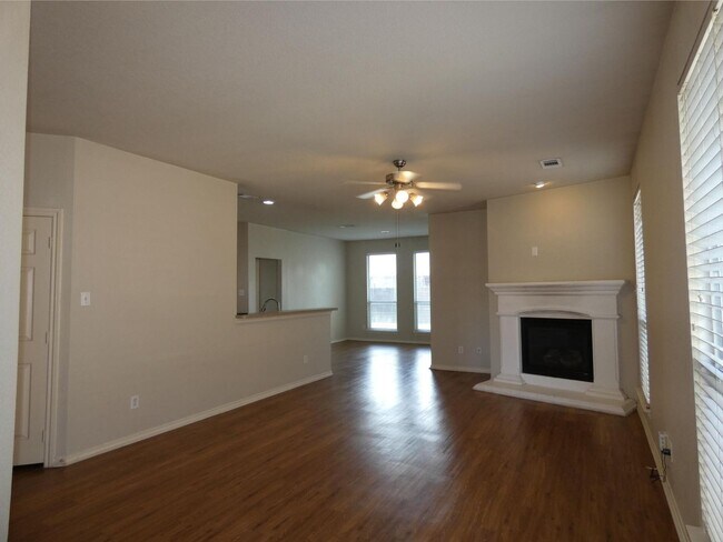 2128 Haylee Dr in Fort Worth, TX - Building Photo - Building Photo