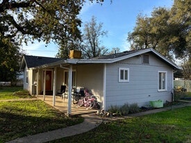 20582 Prairie Ln in Redding, CA - Building Photo