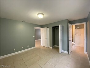 40 Willis Rd in North Fort Myers, FL - Foto de edificio - Building Photo